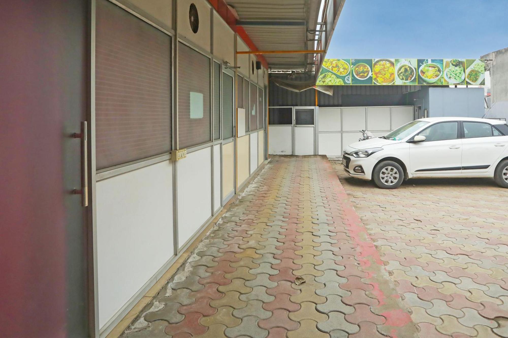 Collection O Harsh Hotel & Restaurant Bhiwadi Екстер'єр фото